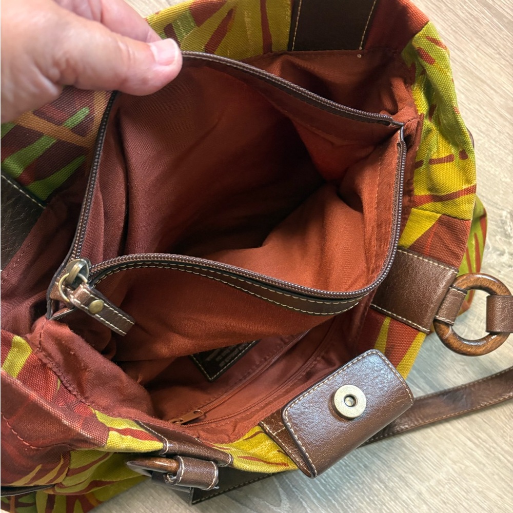 Relic Floral Pattern Purse - Picture 6 of 10